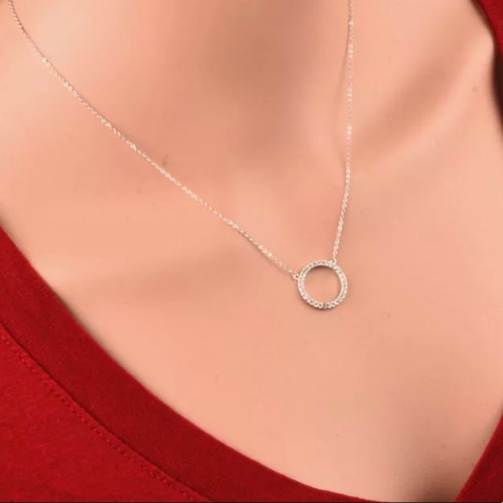 New Item✨ 18k Crystal Circle Pendant Necklace 😍✨ - Picture 4 of 8